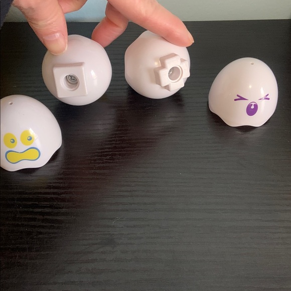 Tomy Eggs in Carton Toy - Picture 7 of 7